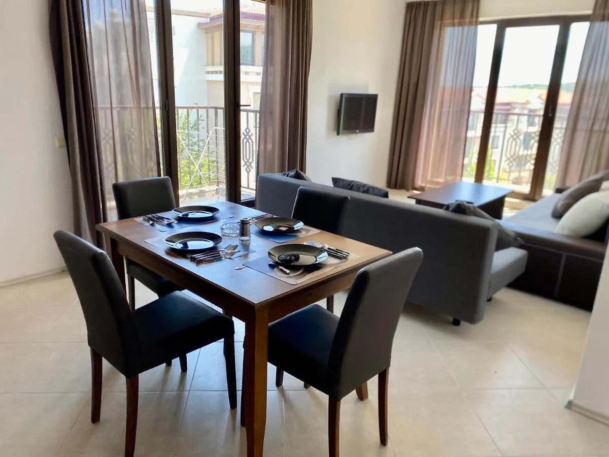 Green Life Private Apartments 索佐波尔